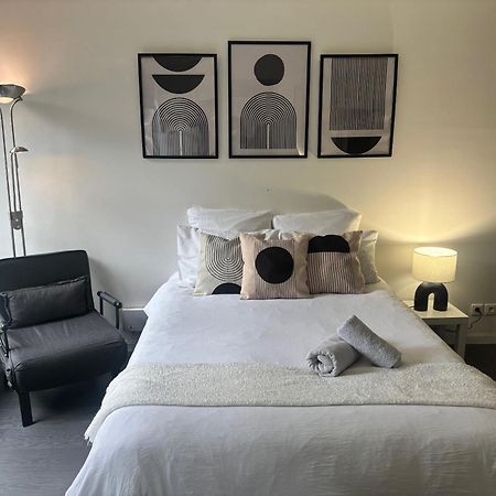 Апартаменты Studio Au Calme Монтрёй Экстерьер фото